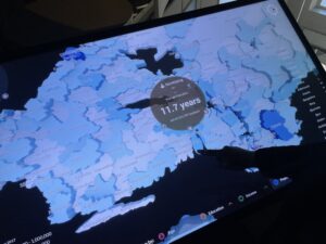 Skärm som visar 3D-karta av Sverige med statistik för varje kommun